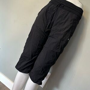 Lululemon size 6 studio capris